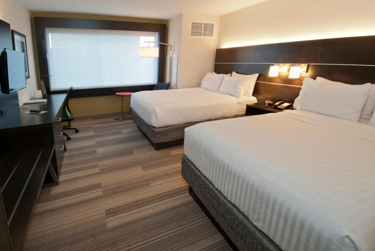 Holiday Inn Express & Suites Johnstown By Ihg Exterior photo
